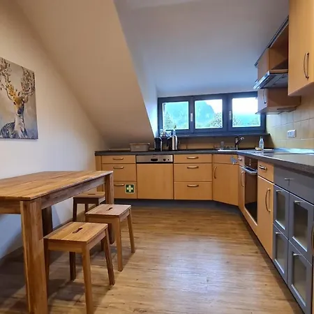 Bunter Hirsch Im Garmischer Zentrum Appartement