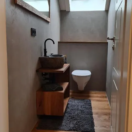 Апартаменти Bunter Hirsch Im Garmischer Zentrum Гарміш-Партенкірхен