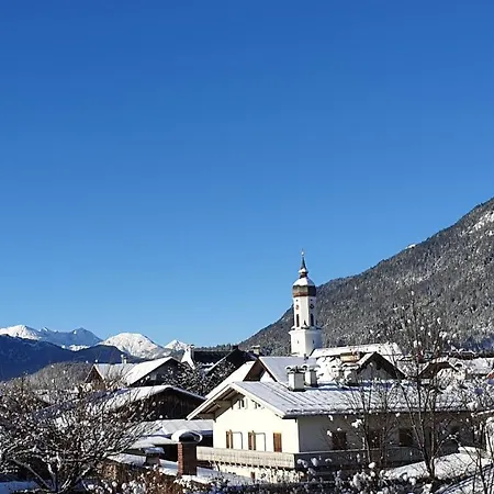 Апартаменти Bunter Hirsch Im Garmischer Zentrum Гарміш-Партенкірхен